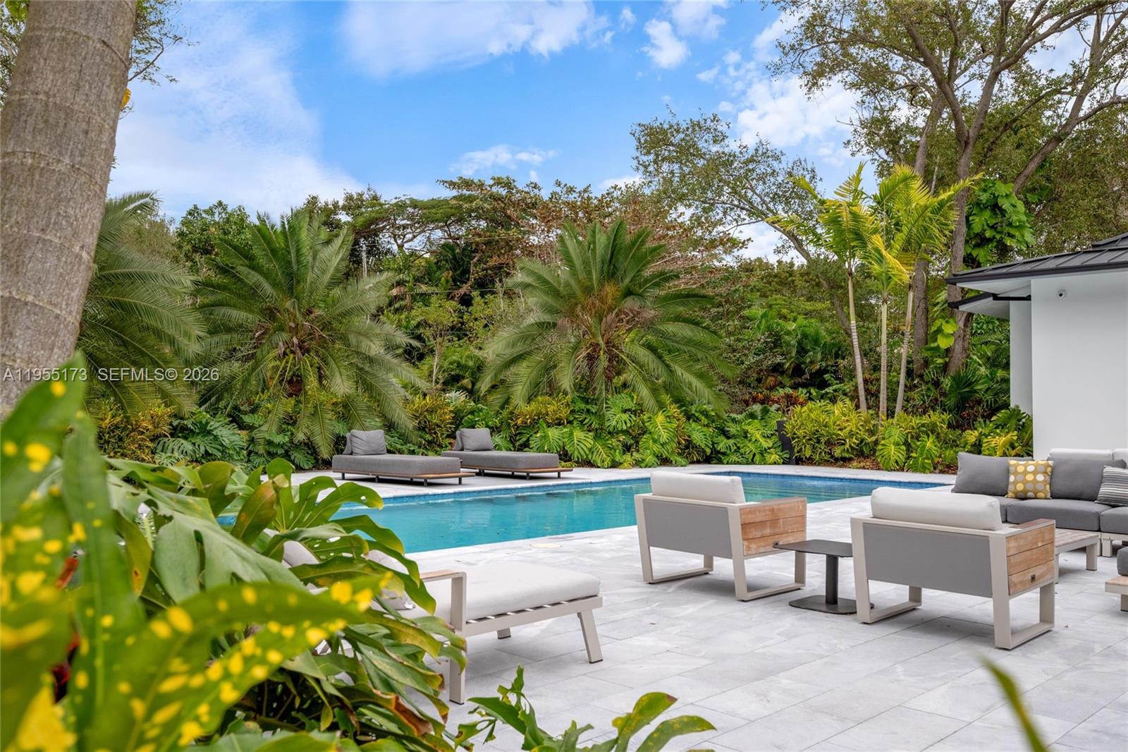 11600 SW 77th Ave, Pinecrest FL 33156