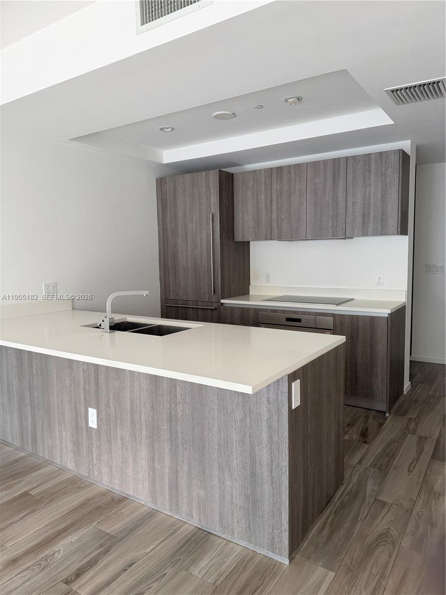801 S Miami Ave #2002, Miami FL 33130