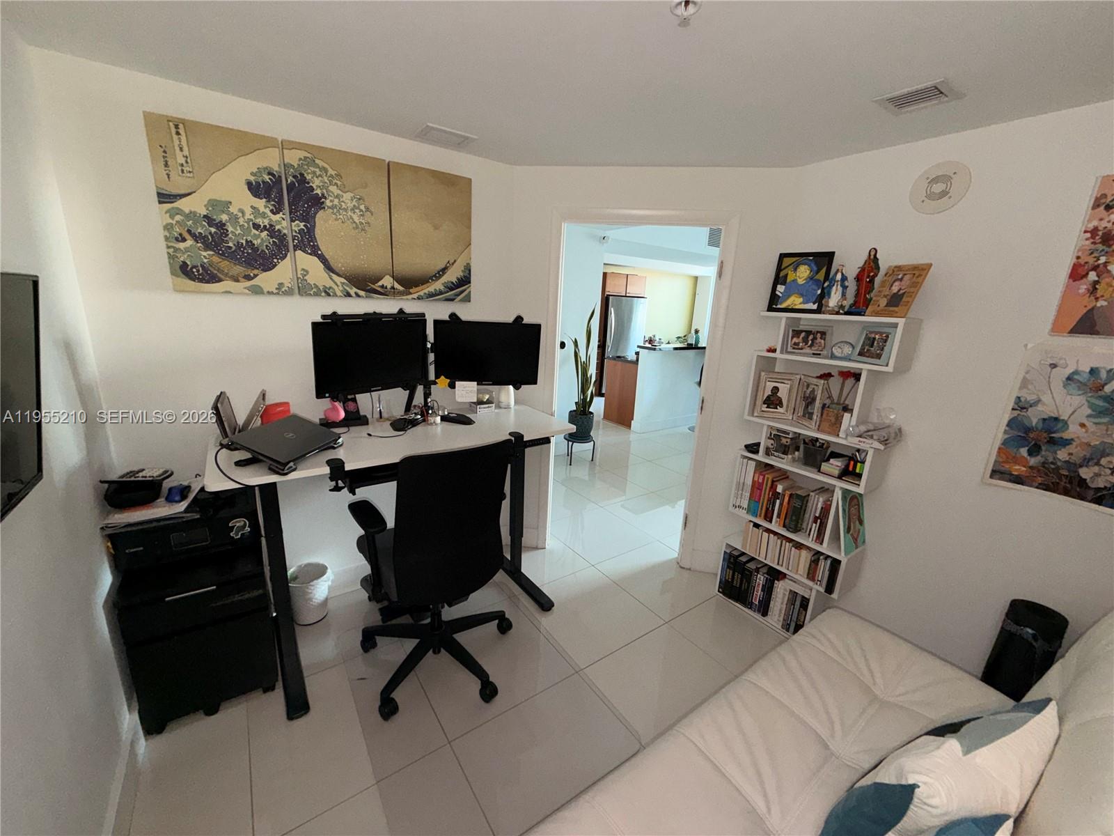 253 NE 2nd St #2402, Miami FL 33132