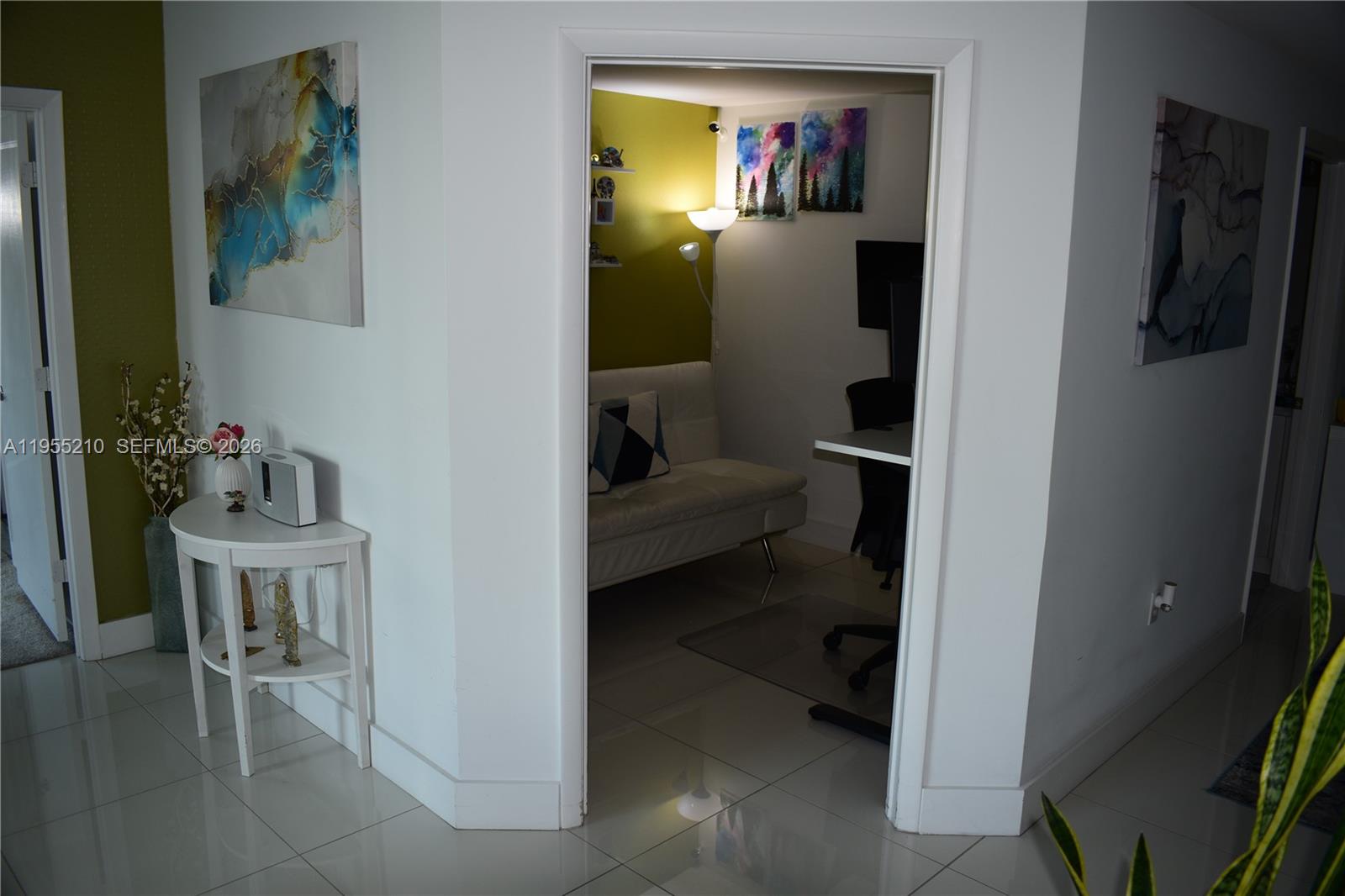 253 NE 2nd St #2402, Miami FL 33132
