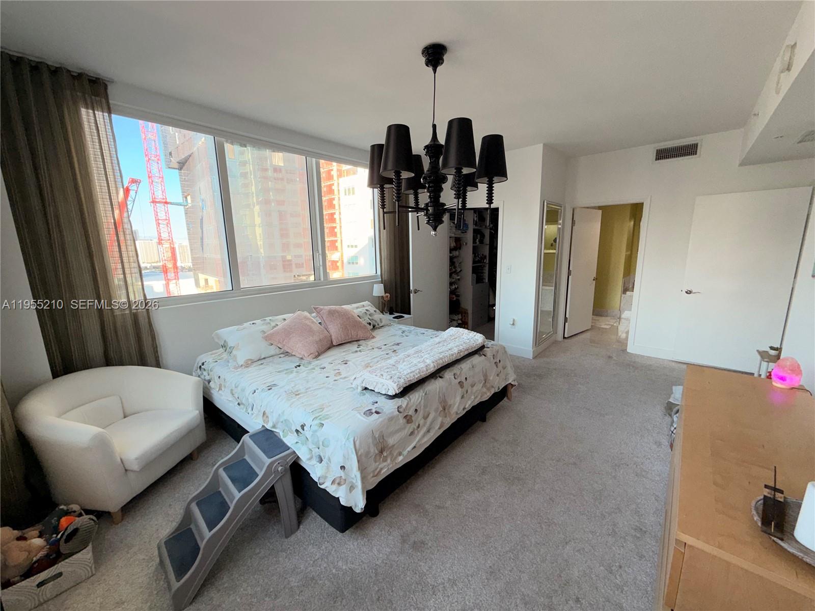 253 NE 2nd St #2402, Miami FL 33132