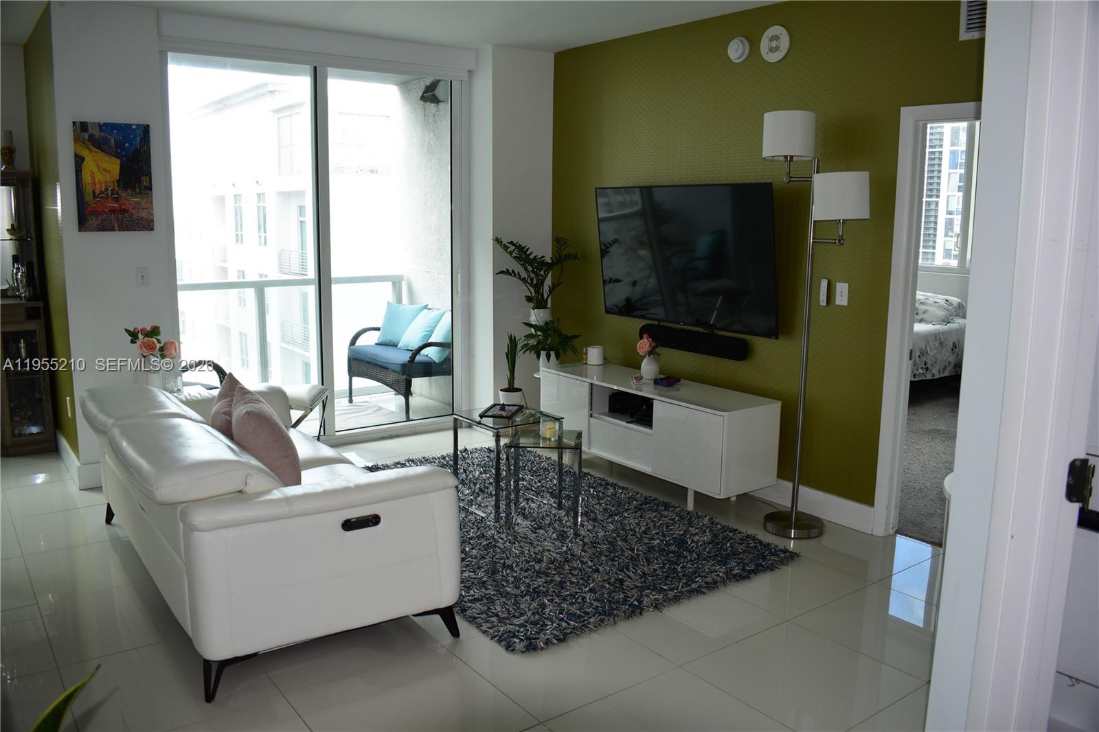 253 NE 2nd St #2402, Miami FL 33132