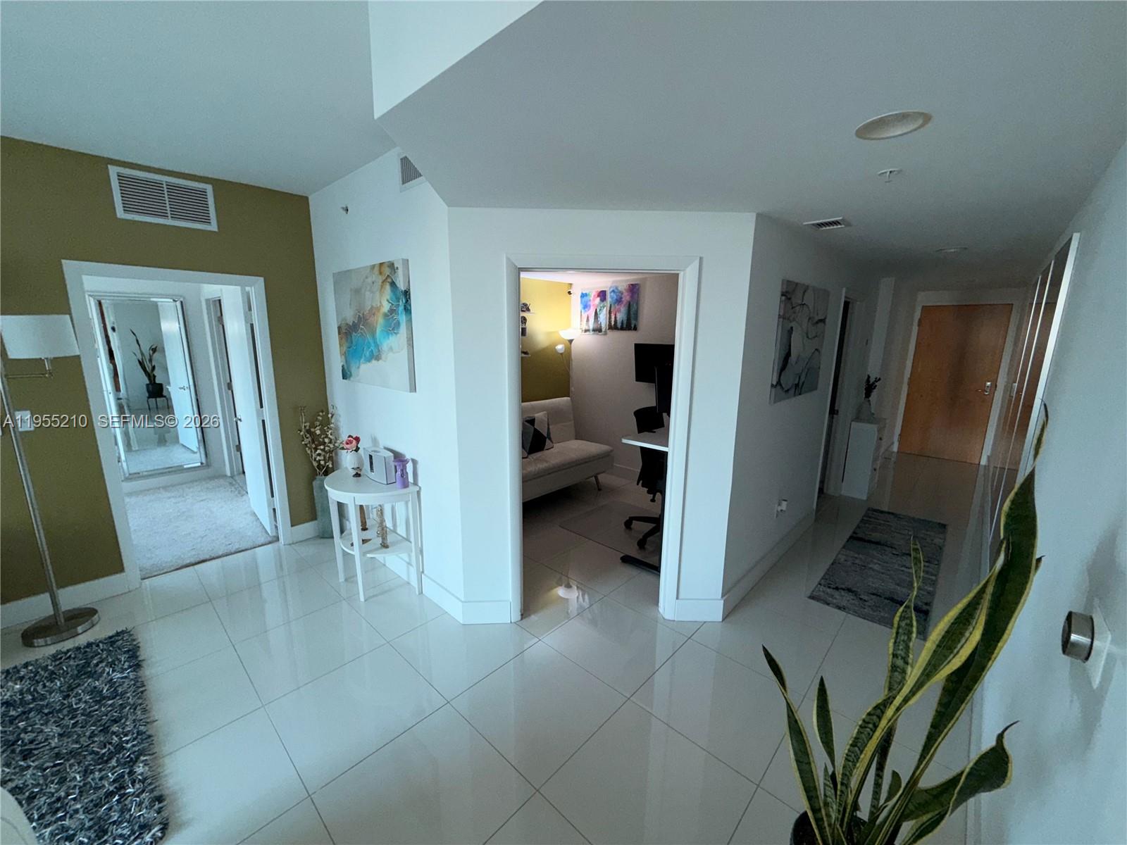 253 NE 2nd St #2402, Miami FL 33132