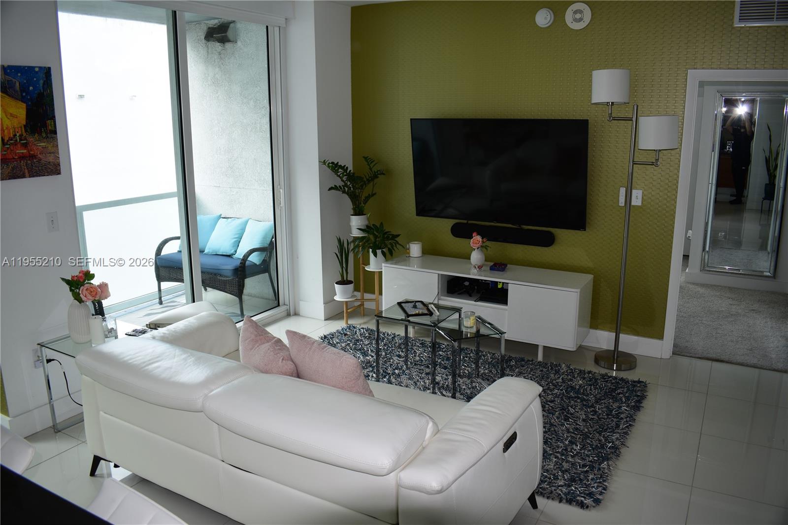 253 NE 2nd St #2402, Miami FL 33132
