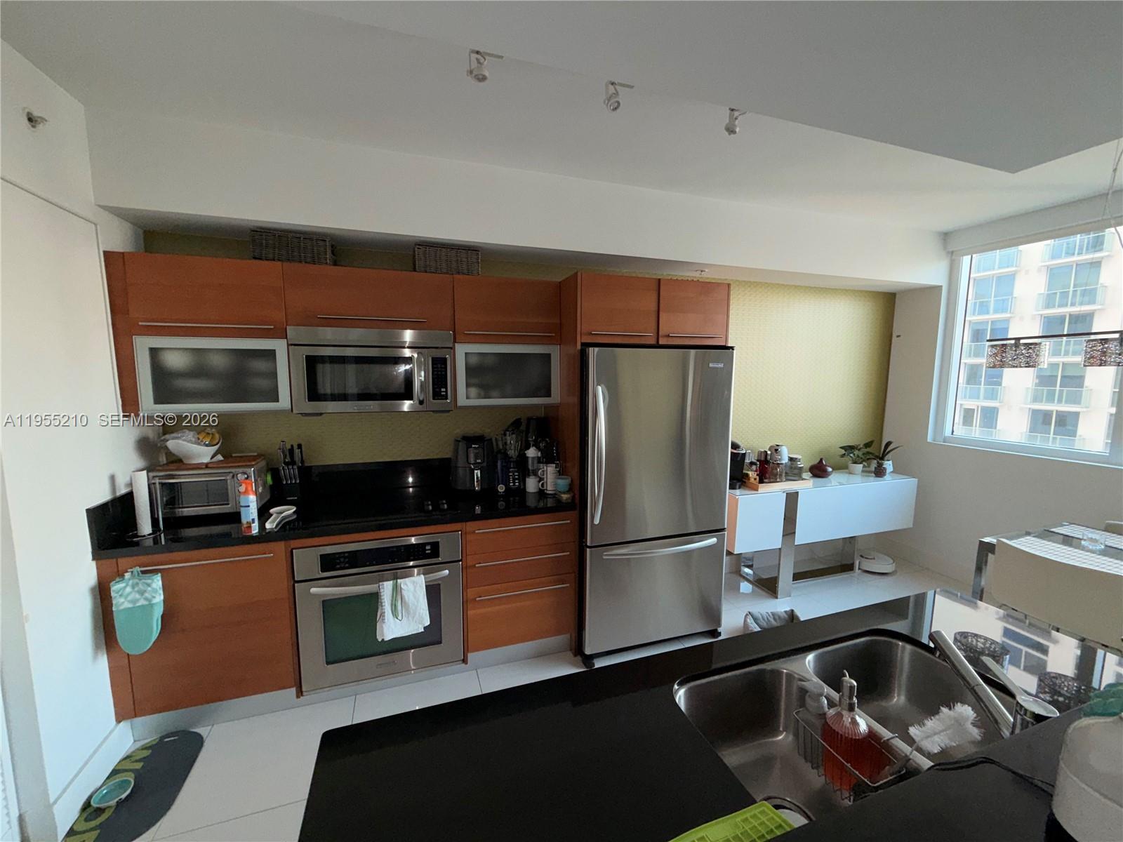 253 NE 2nd St #2402, Miami FL 33132