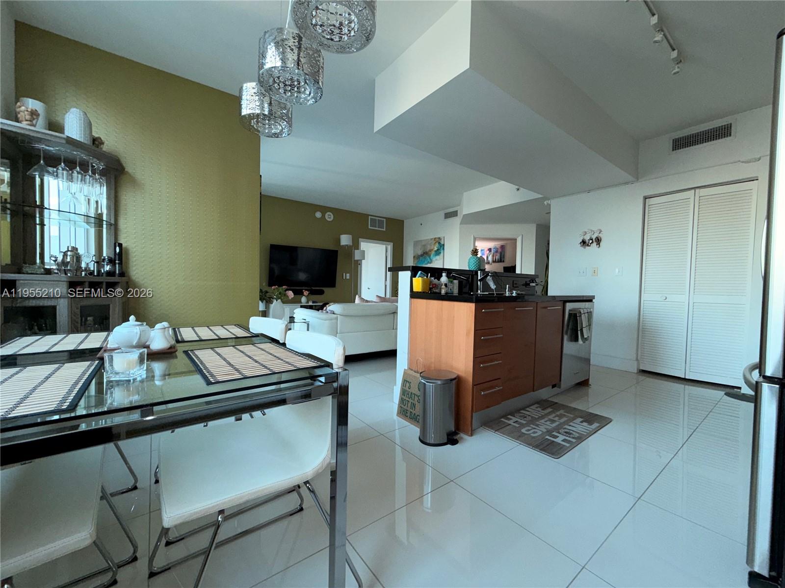 253 NE 2nd St #2402, Miami FL 33132