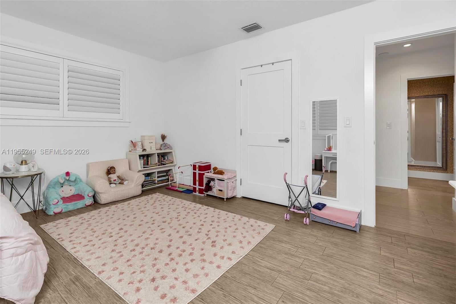1444 Mendavia Ave, Coral Gables FL 33146