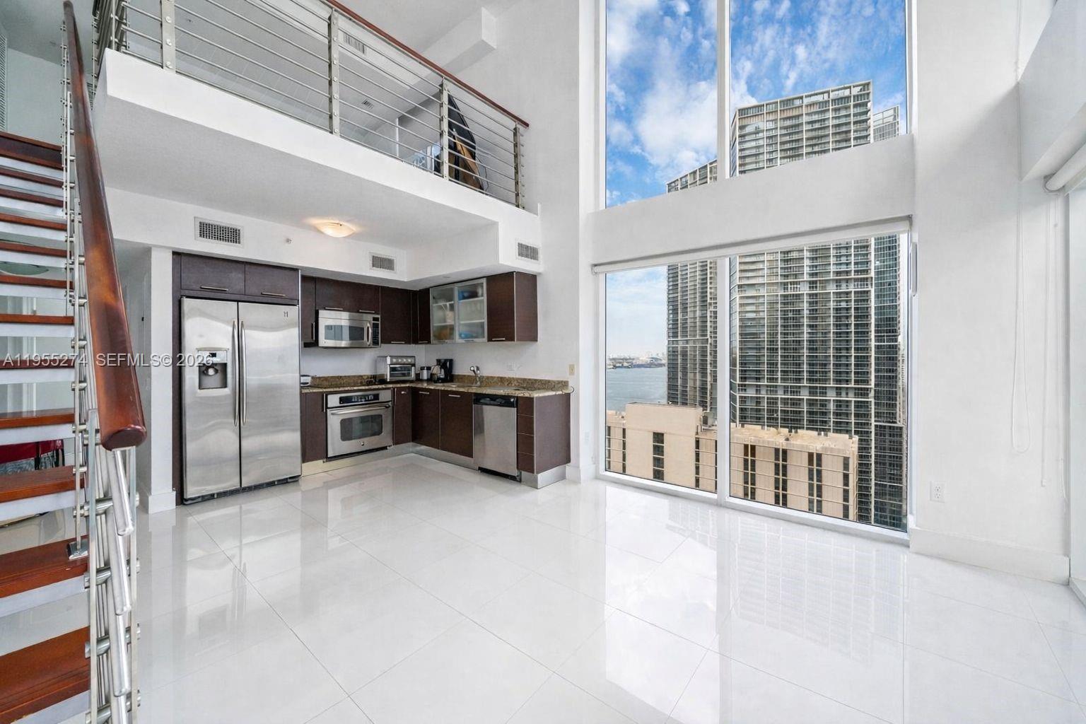 41 SE 5th St #1202, Miami FL 33131