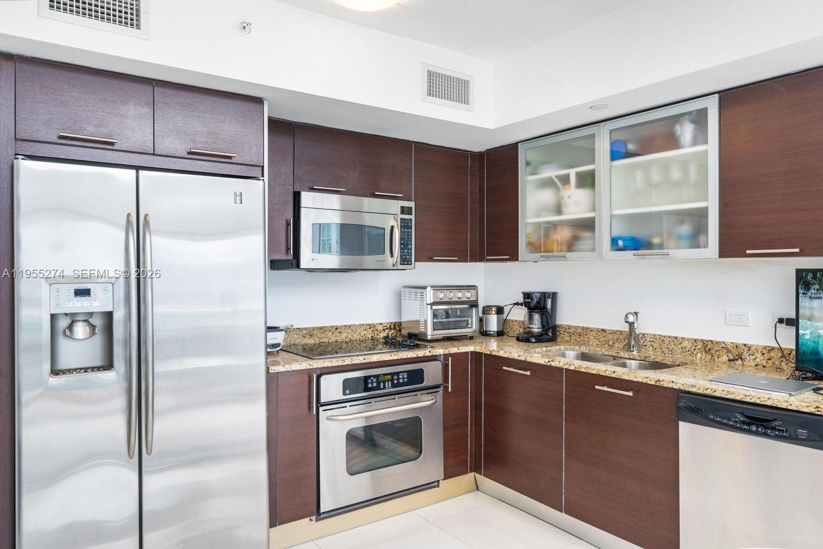 41 SE 5th St #1202, Miami FL 33131