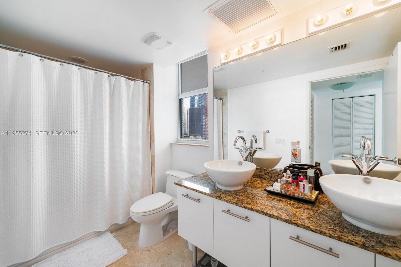 41 SE 5th St #1202, Miami FL 33131