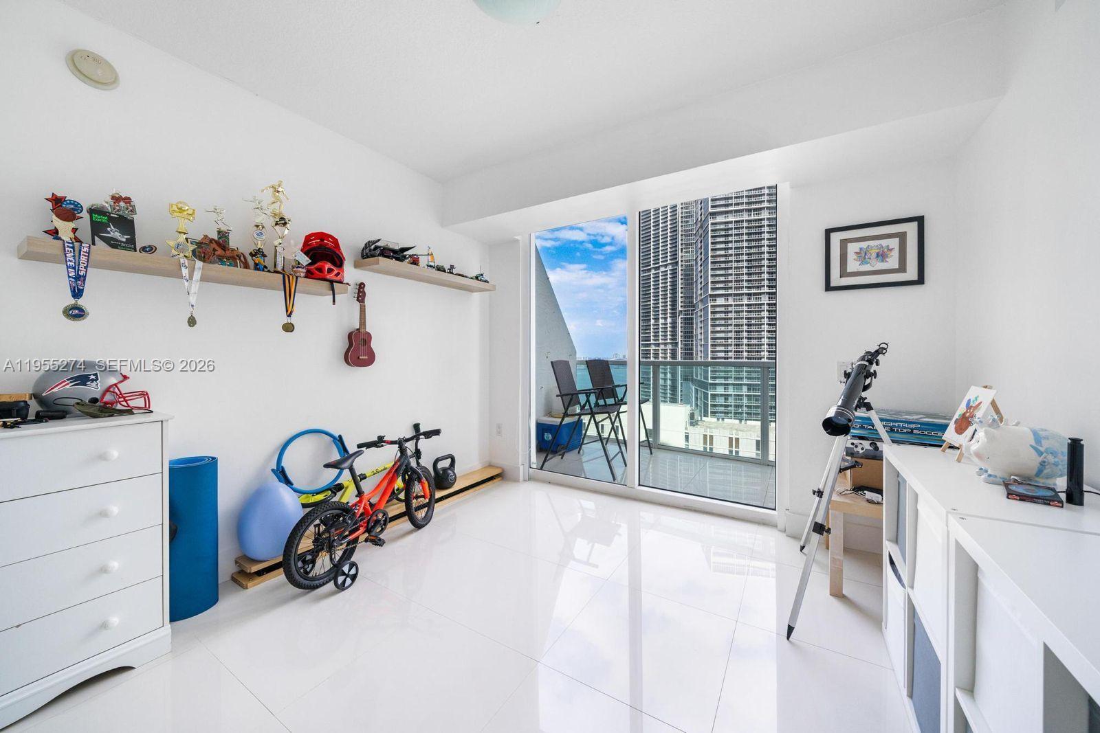 41 SE 5th St #1202, Miami FL 33131