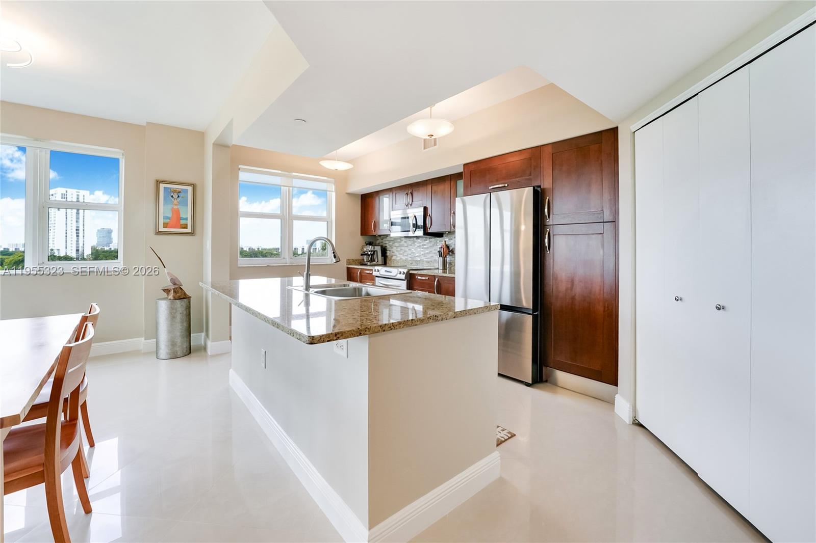 19900 E Country Club Dr #702, Aventura FL 33180