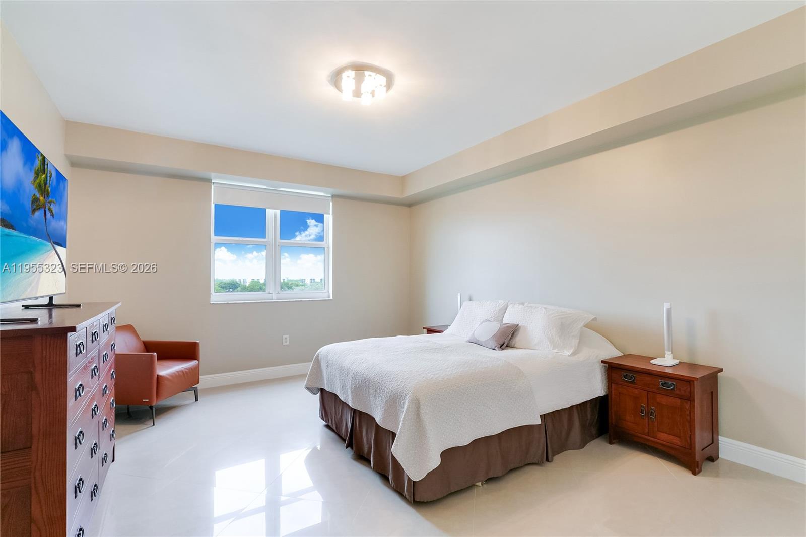 19900 E Country Club Dr #702, Aventura FL 33180