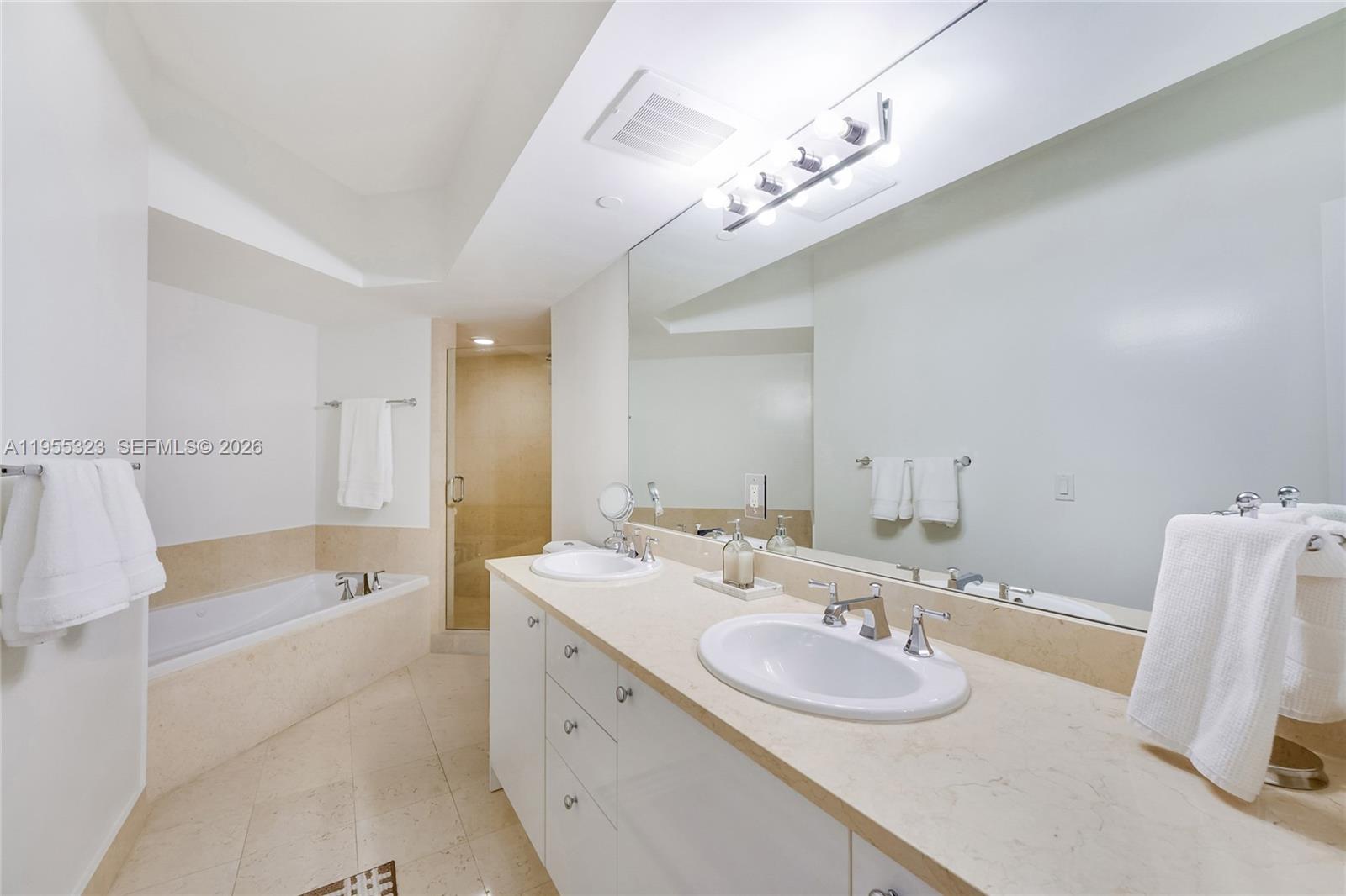 19900 E Country Club Dr #702, Aventura FL 33180