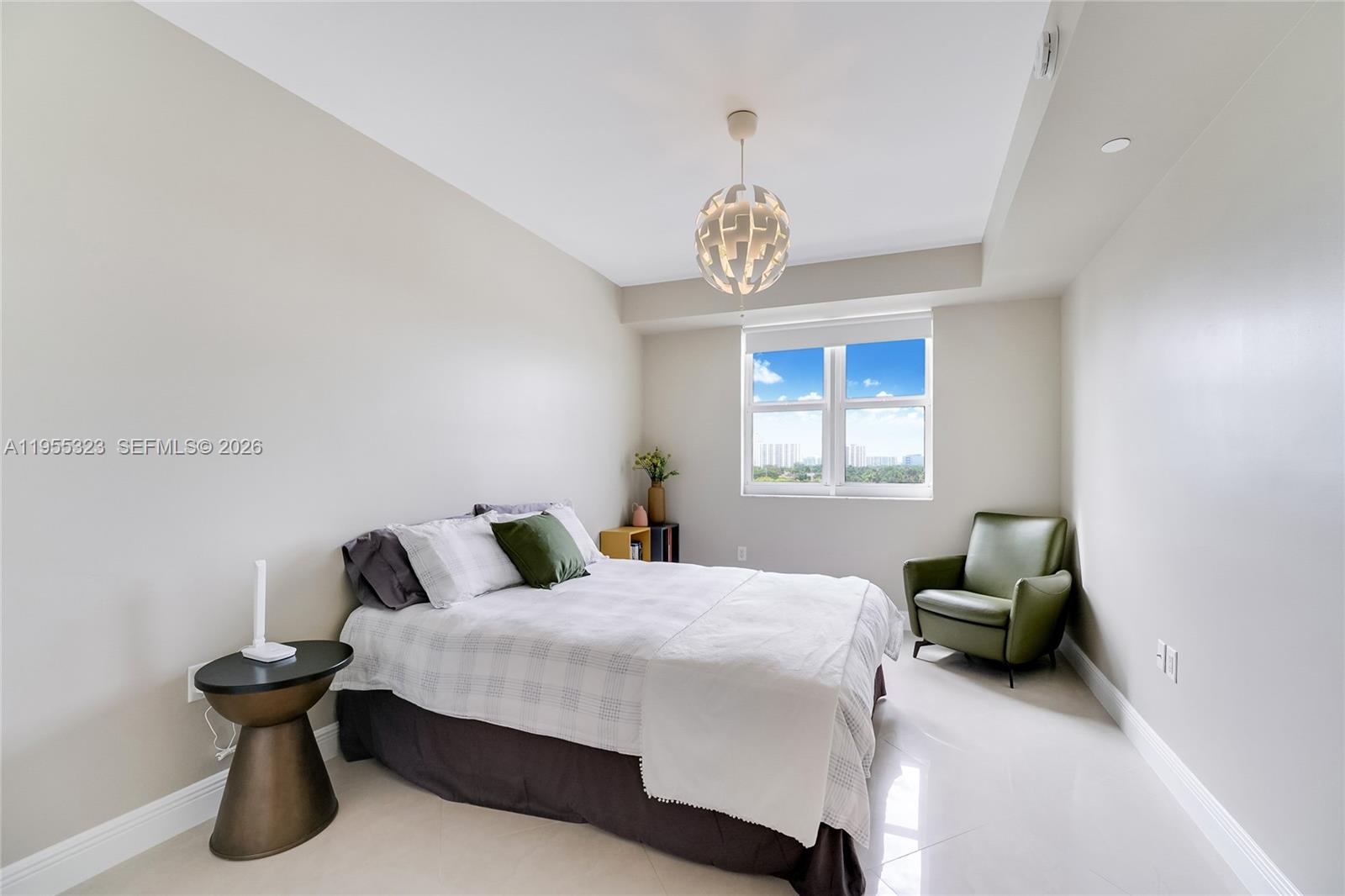 19900 E Country Club Dr #702, Aventura FL 33180