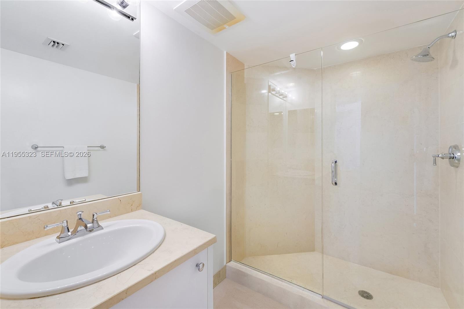 19900 E Country Club Dr #702, Aventura FL 33180
