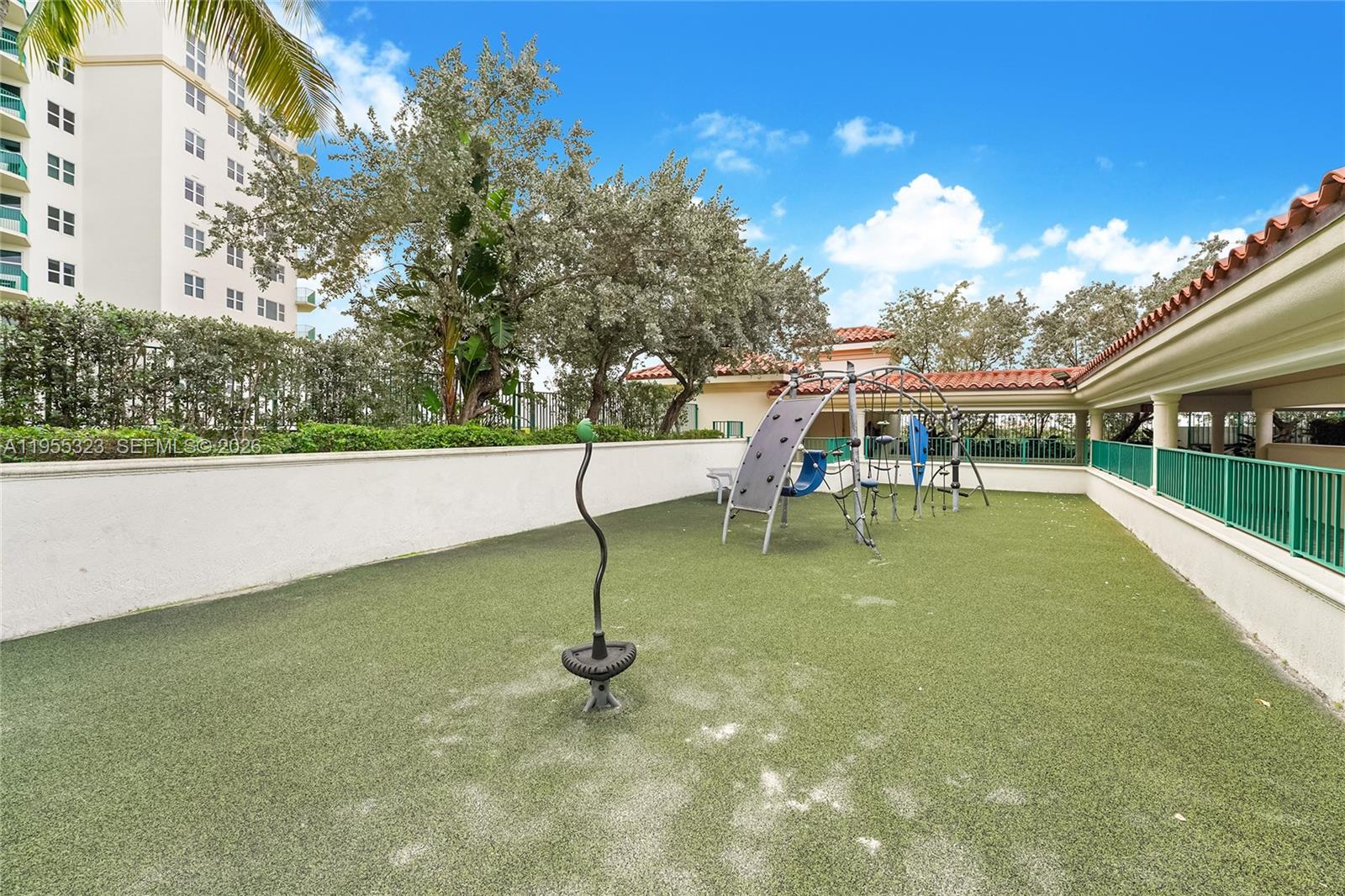 19900 E Country Club Dr #702, Aventura FL 33180