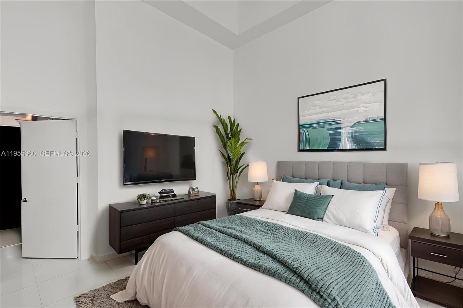 495 Brickell Ave #2206, Miami FL 33131