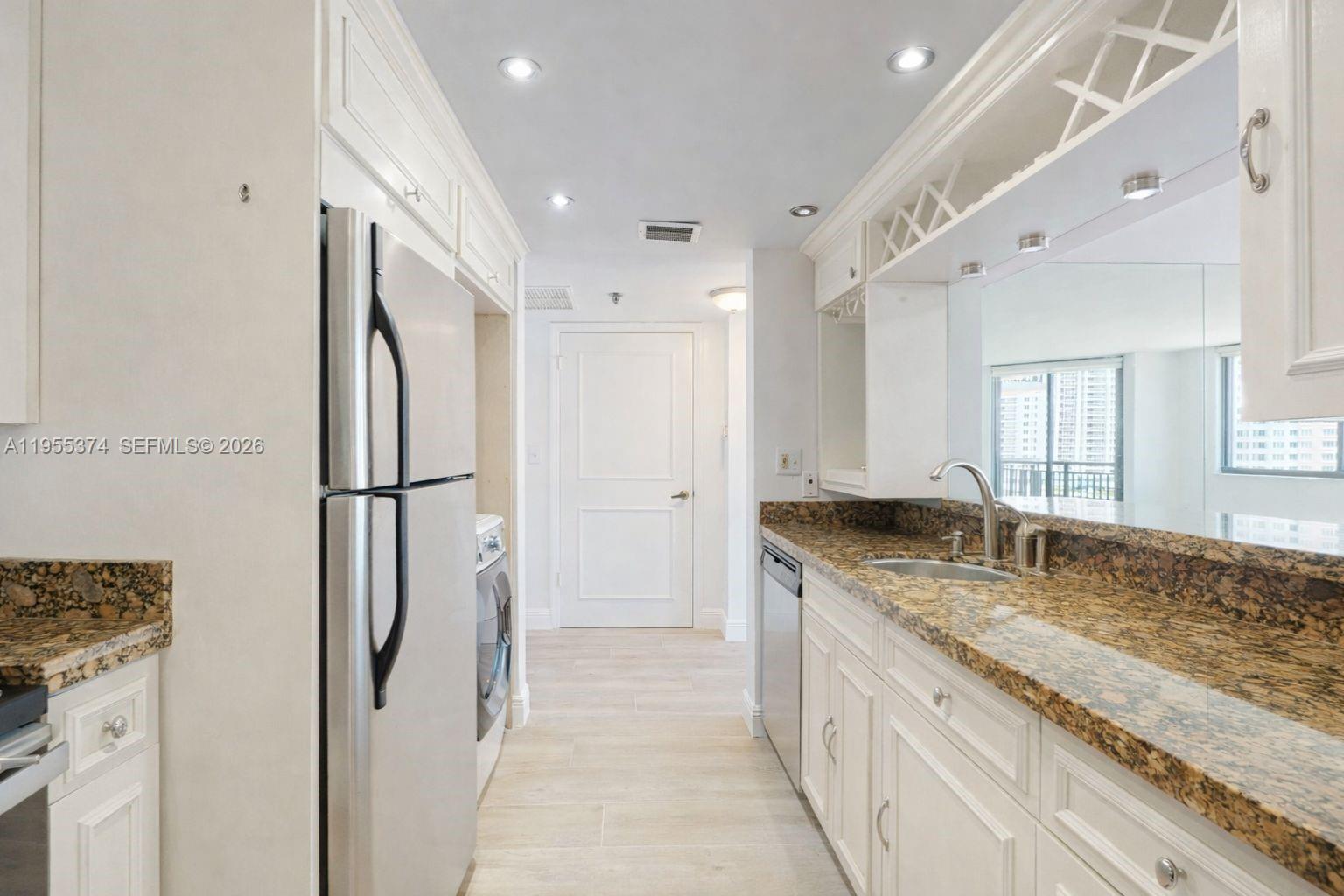 540 Brickell Key Dr #1111, Miami FL 33131
