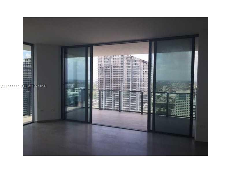 68 SE 6th St #3502, Miami FL 33131