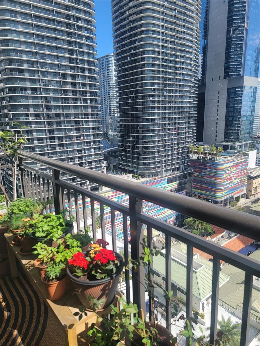 999 SW 1st Ave #2302, Miami FL 33130