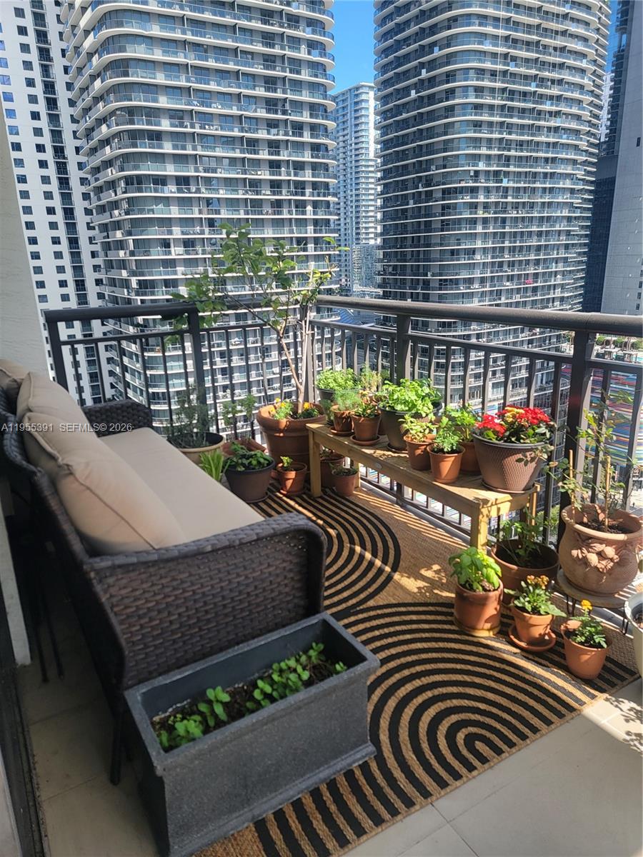 999 SW 1st Ave #2302, Miami FL 33130