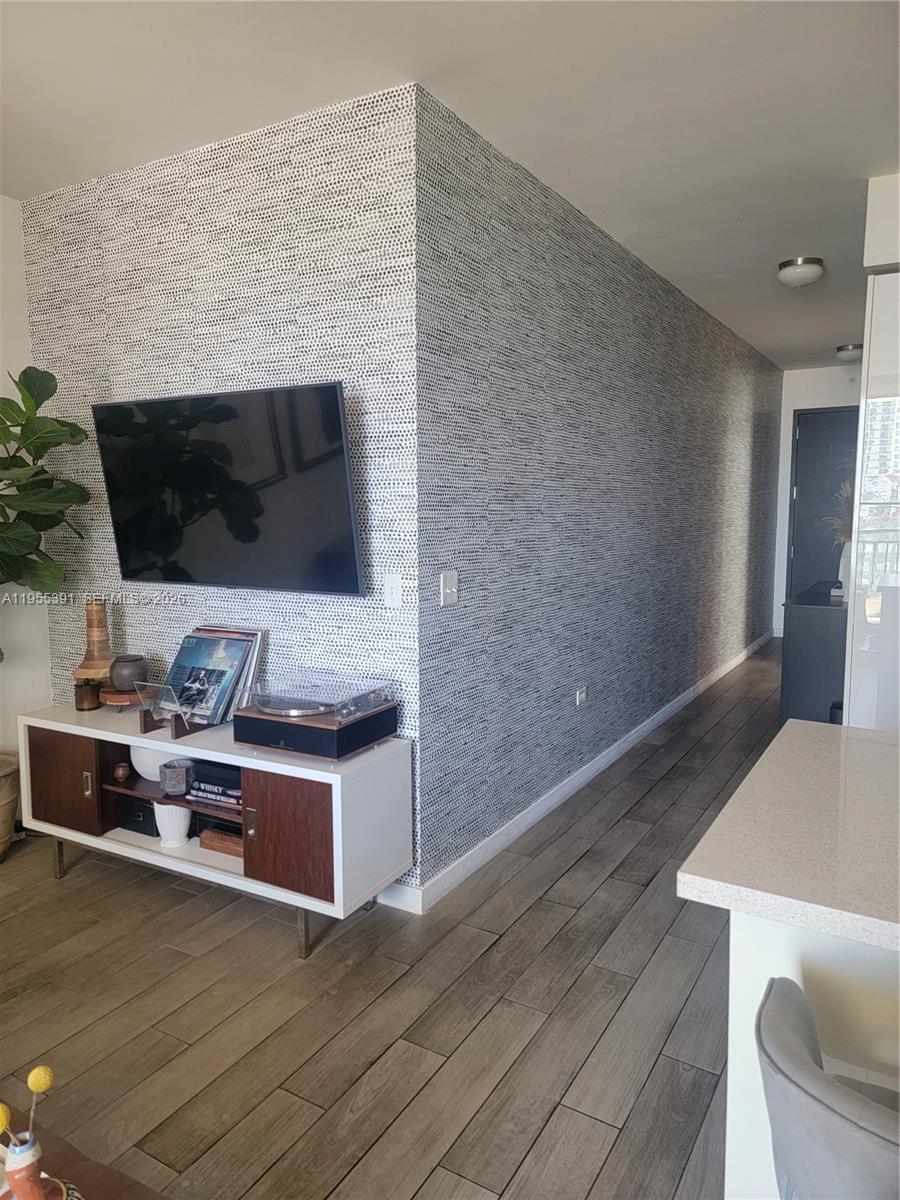 999 SW 1st Ave #2302, Miami FL 33130