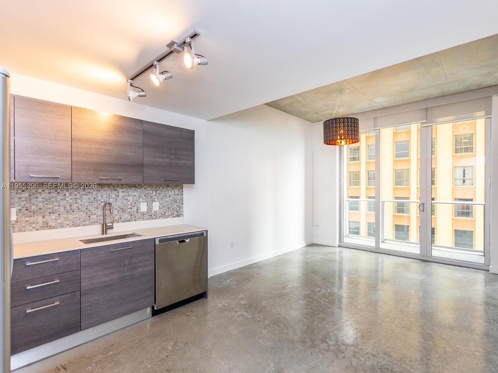 151 SE 1st St #805, Miami FL 33131