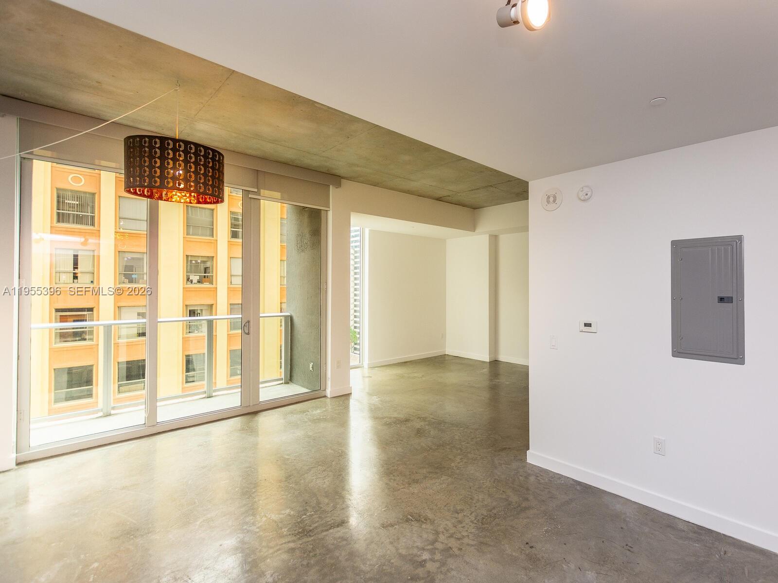 151 SE 1st St #805, Miami FL 33131