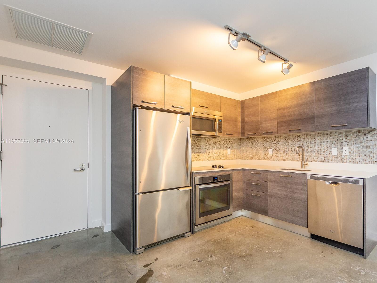 151 SE 1st St #805, Miami FL 33131