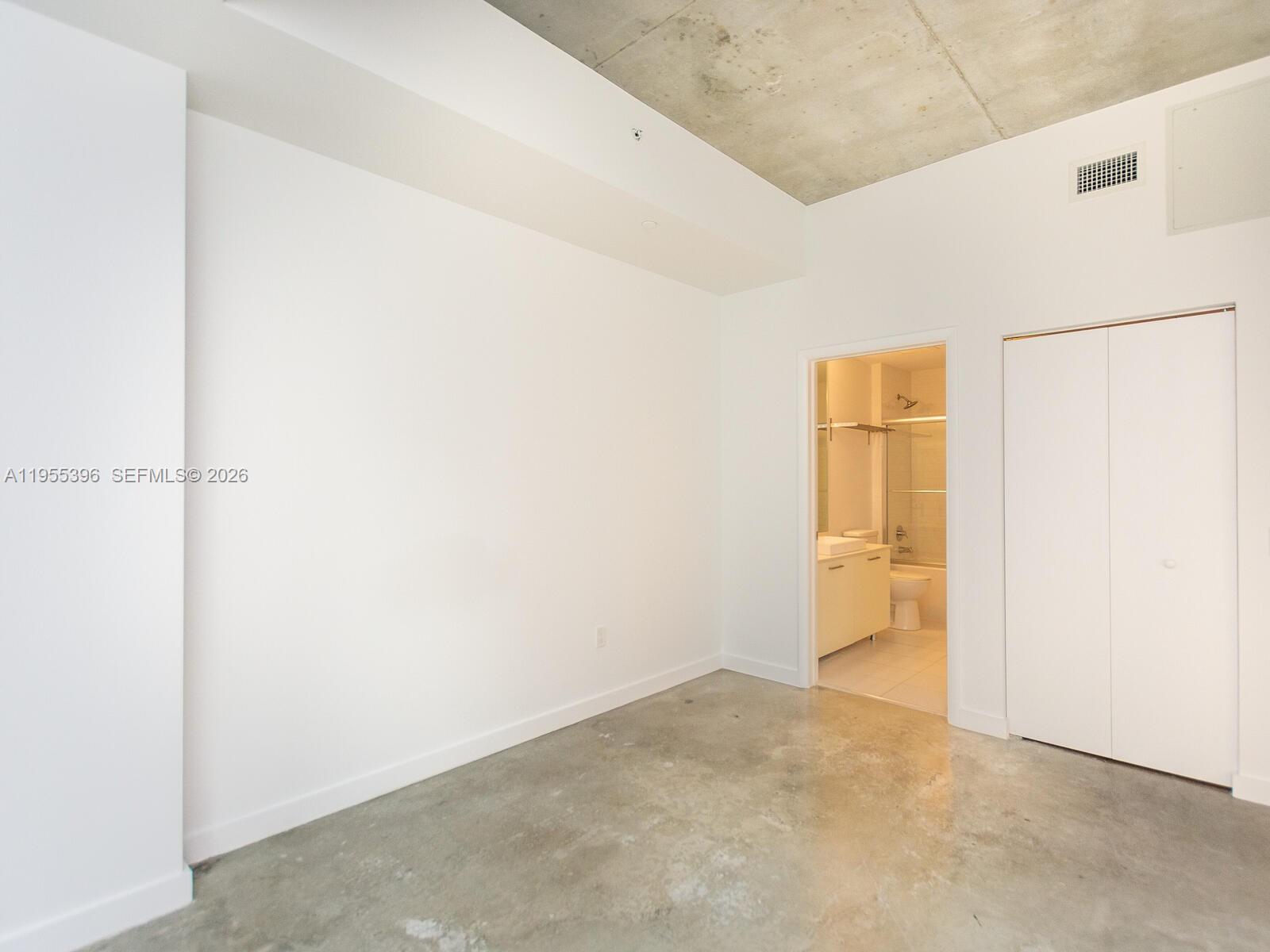 151 SE 1st St #805, Miami FL 33131