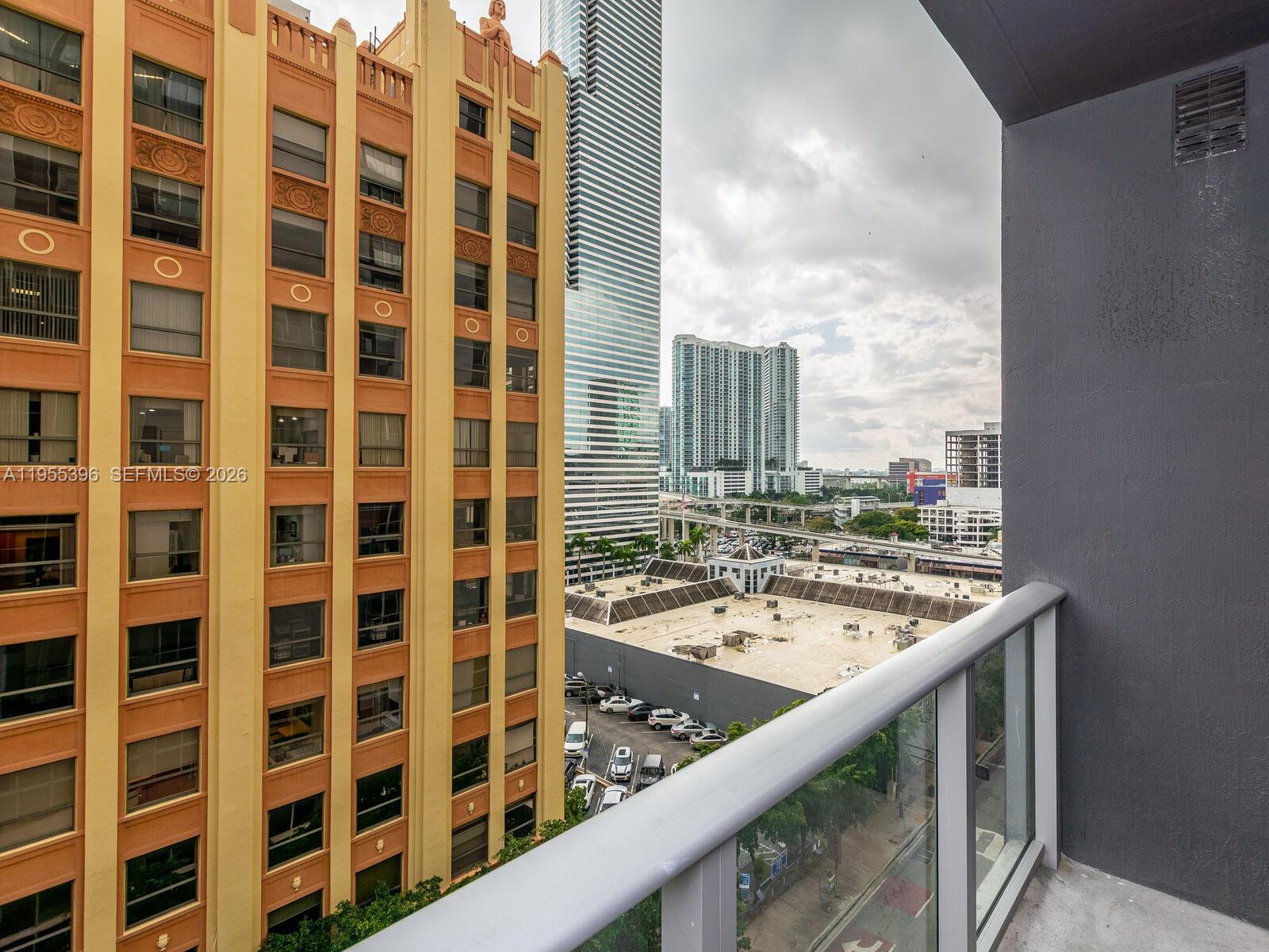 151 SE 1st St #805, Miami FL 33131