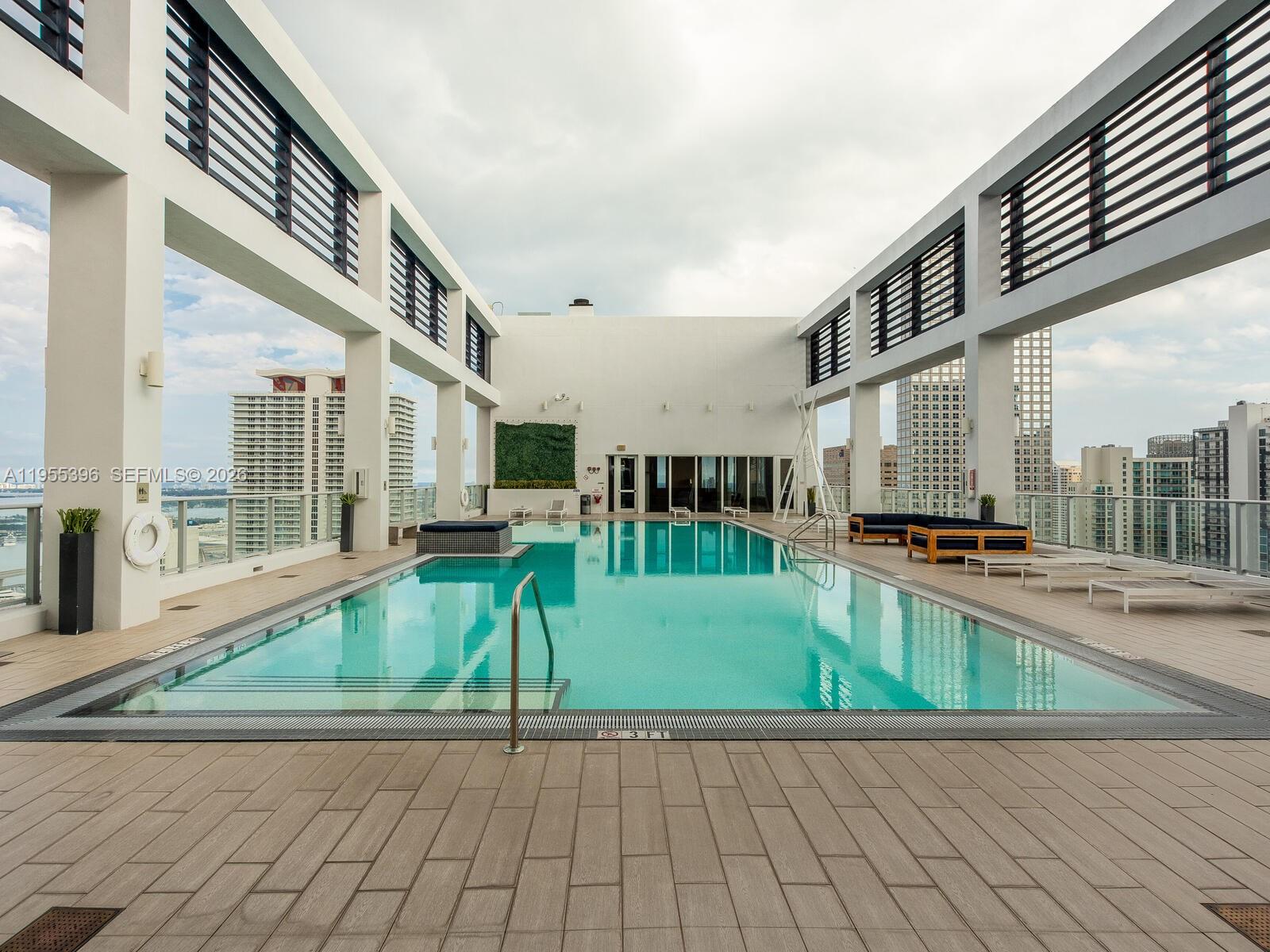 151 SE 1st St #805, Miami FL 33131