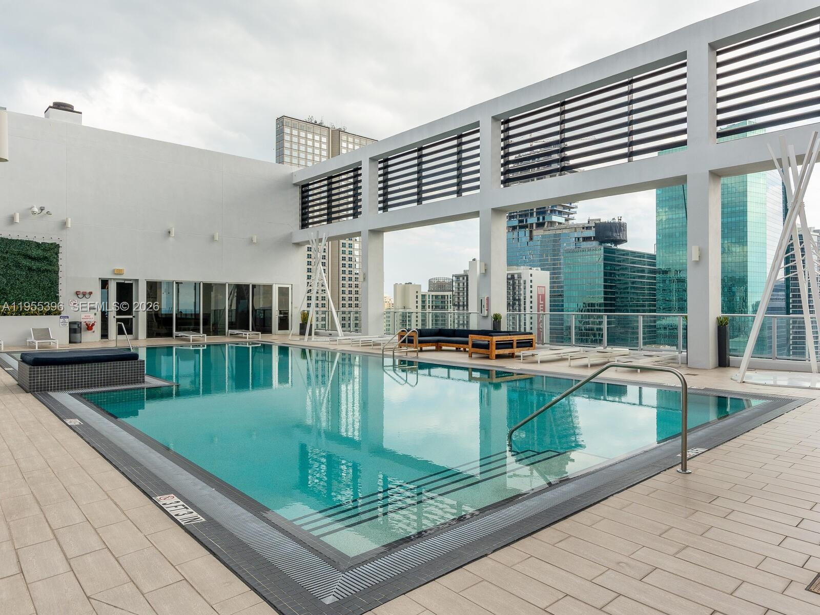 151 SE 1st St #805, Miami FL 33131