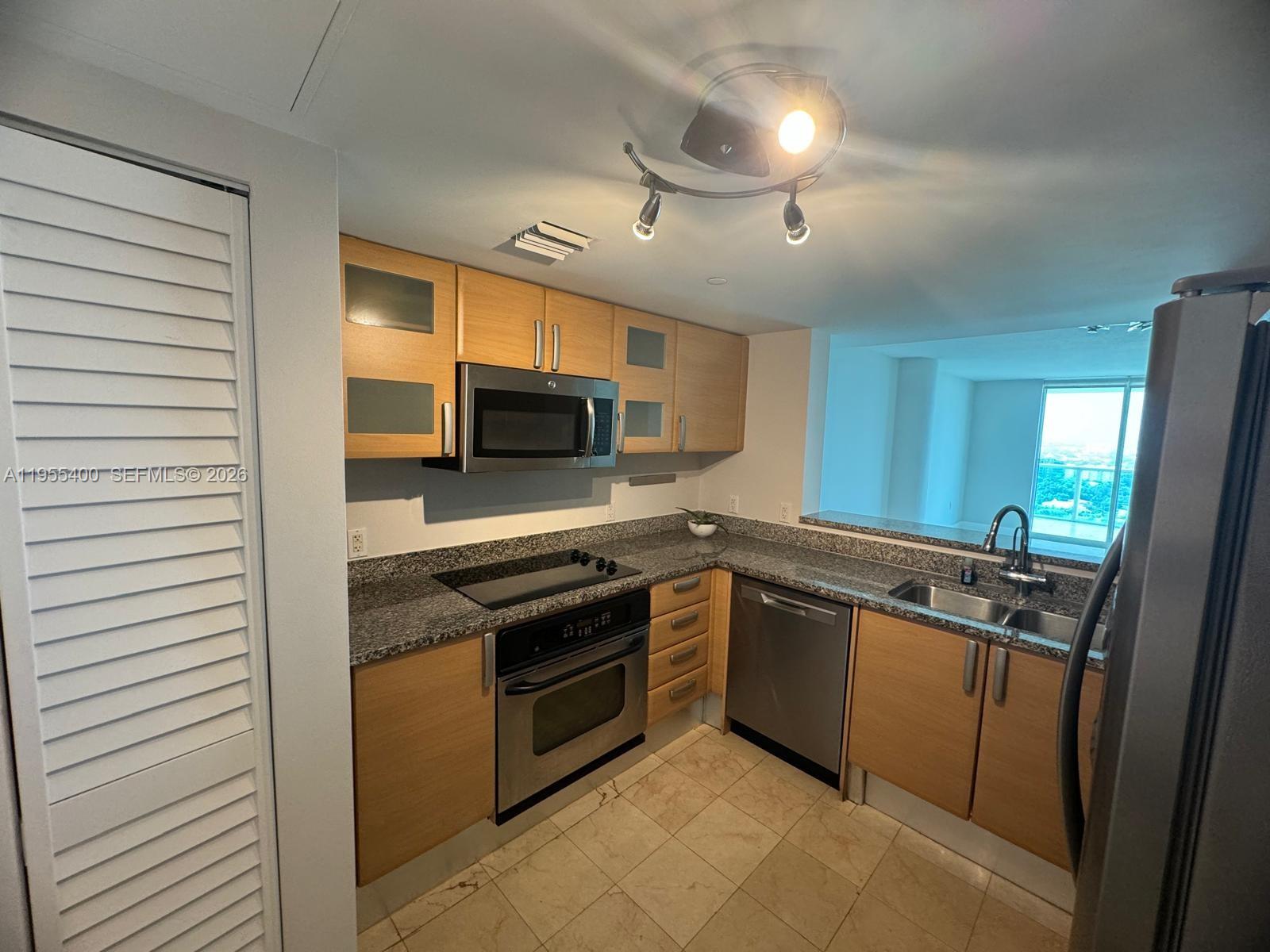 2101 Brickell Ave #1901, Miami FL 33129