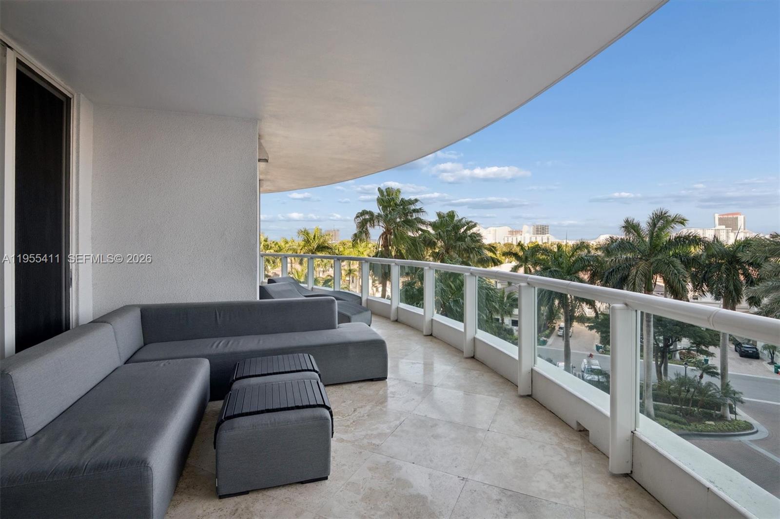 21200 Point Pl #504, Aventura FL 33180