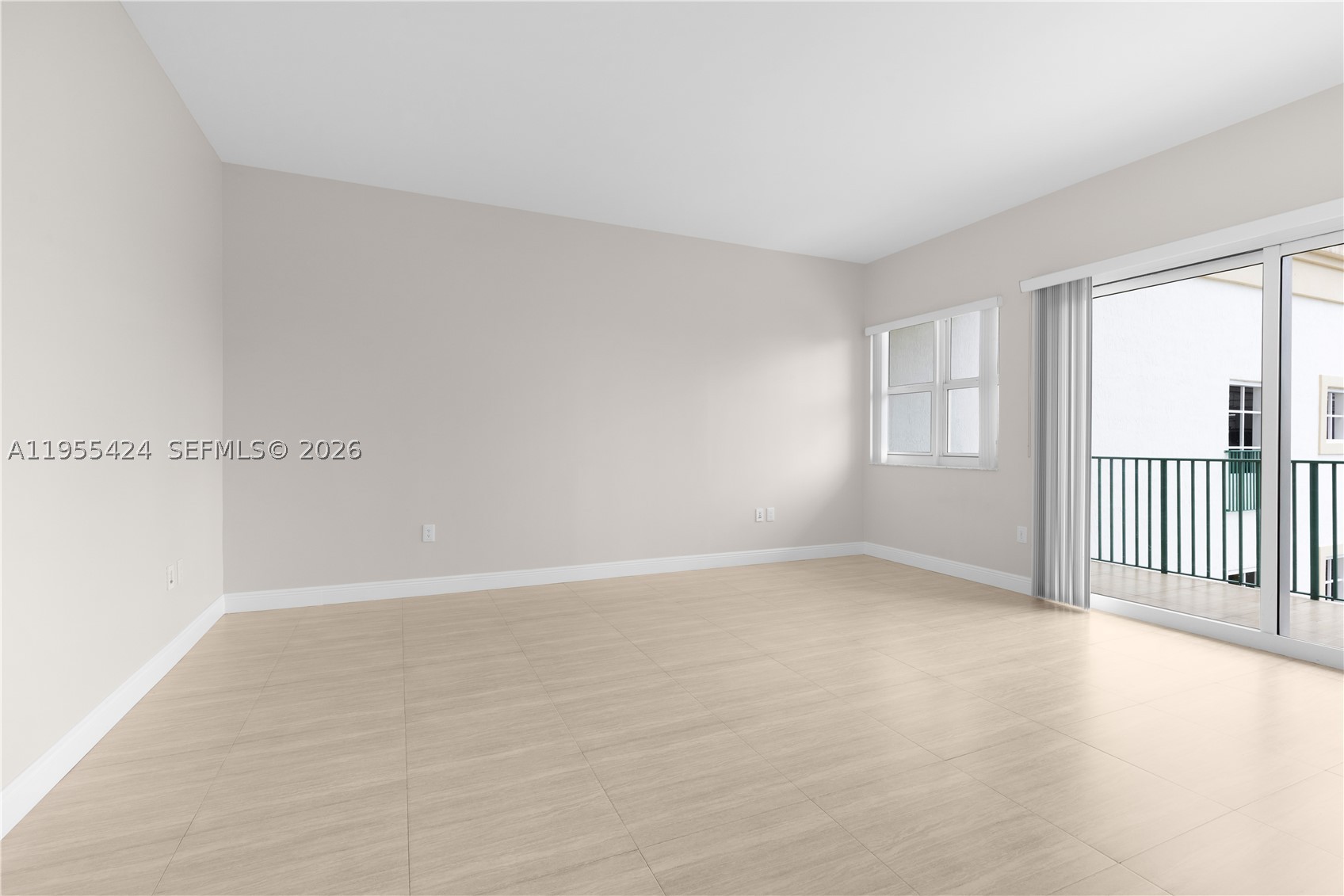 20000 E Country Club Dr #402, Aventura FL 33180