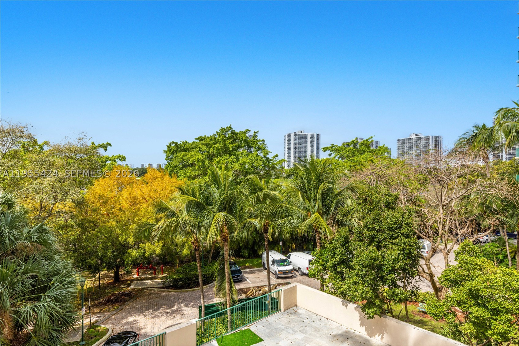 20000 E Country Club Dr #402, Aventura FL 33180