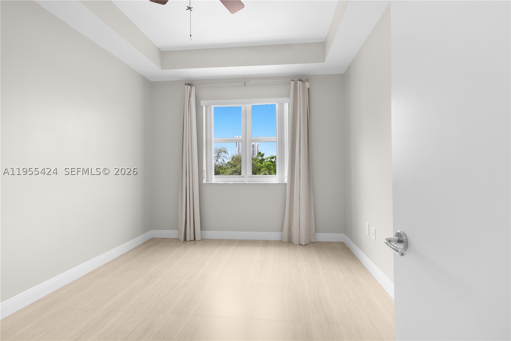 20000 E Country Club Dr #402, Aventura FL 33180