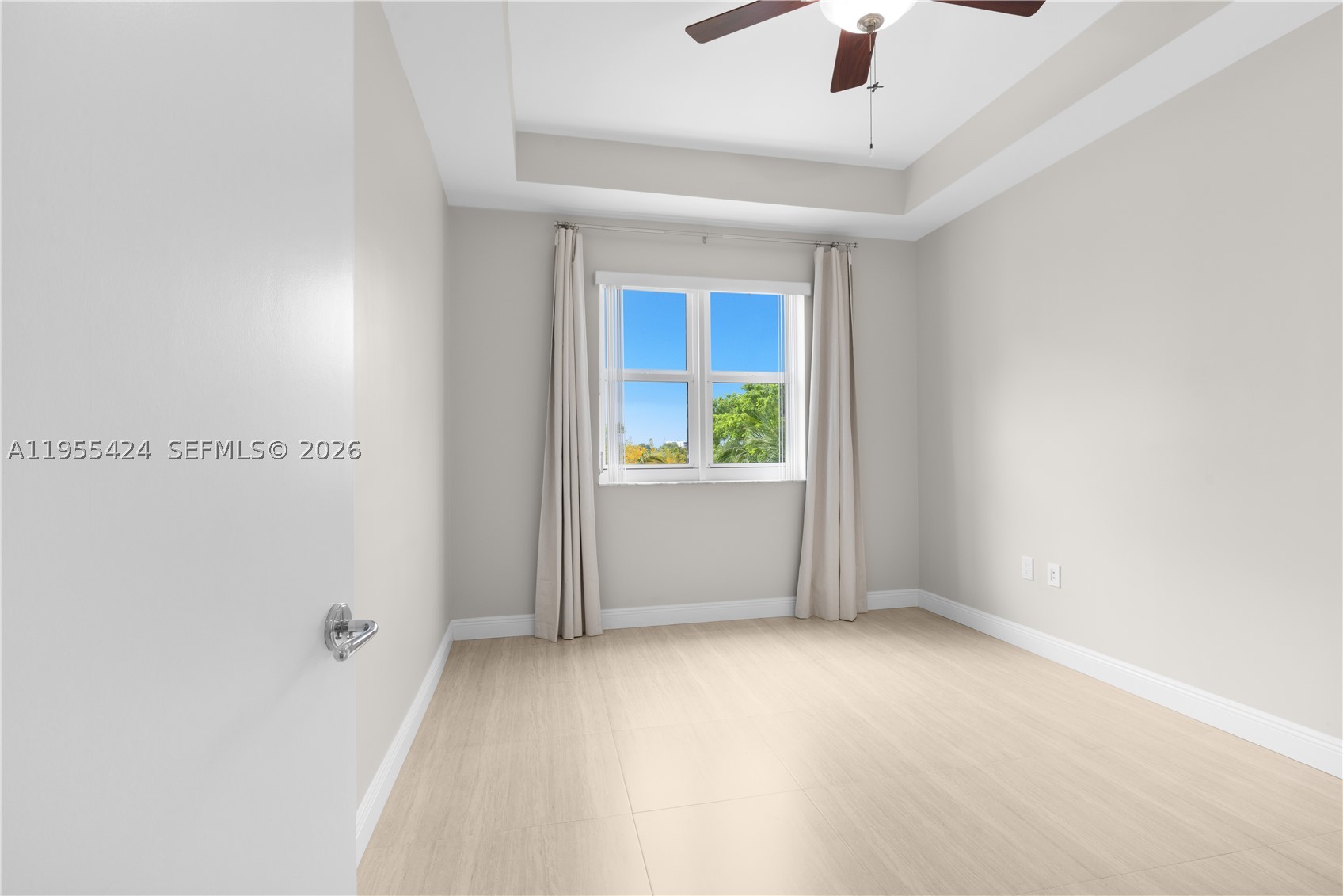 20000 E Country Club Dr #402, Aventura FL 33180