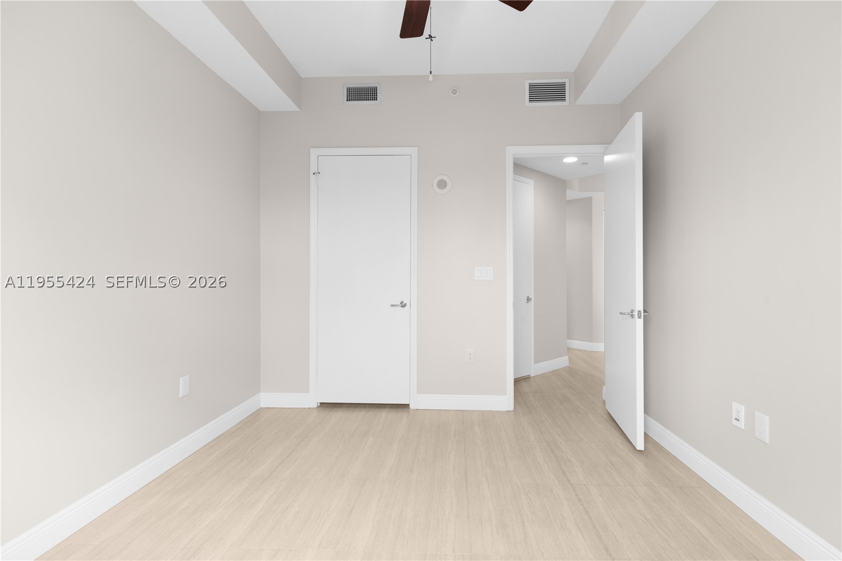 20000 E Country Club Dr #402, Aventura FL 33180