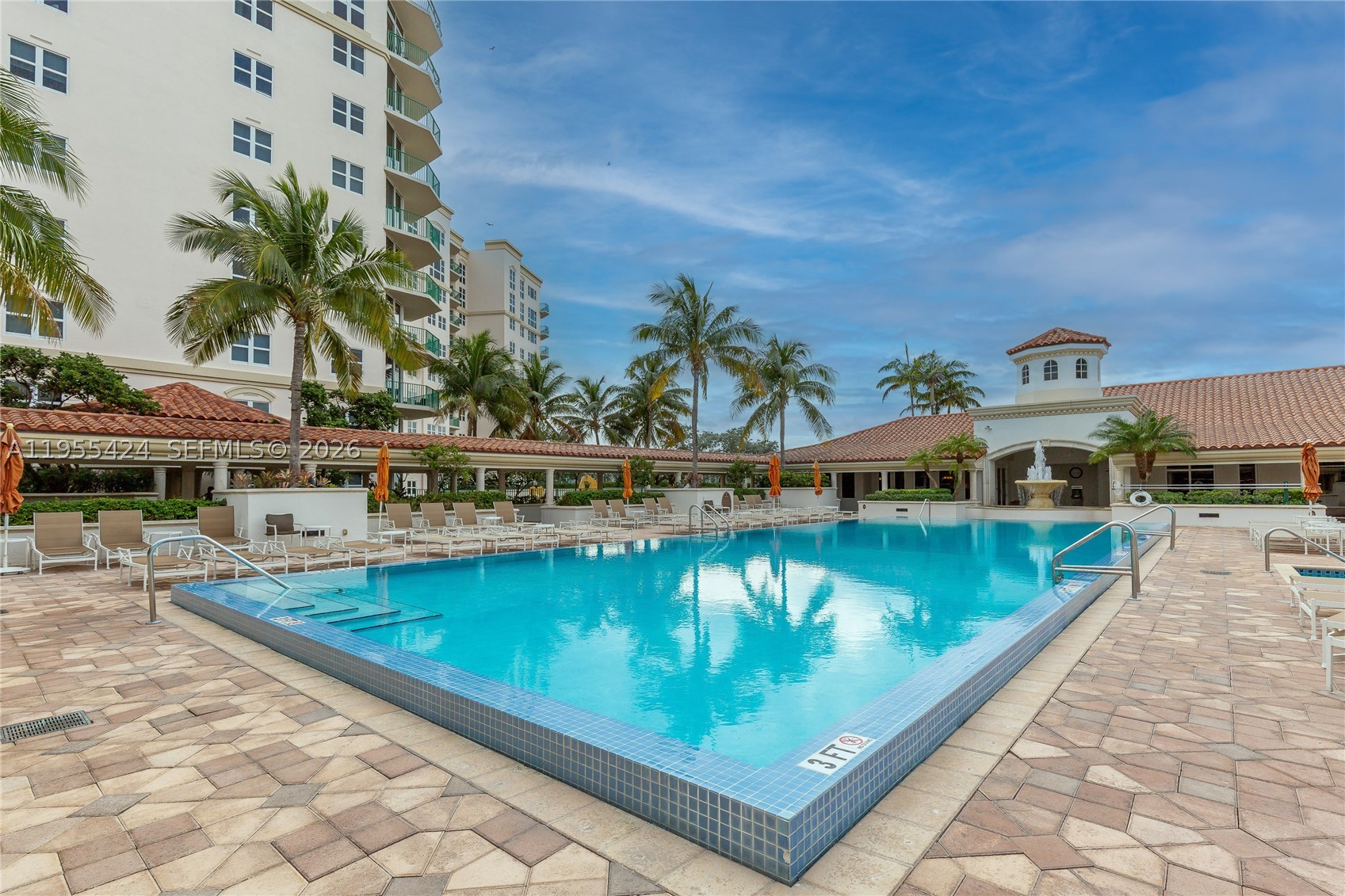20000 E Country Club Dr #402, Aventura FL 33180