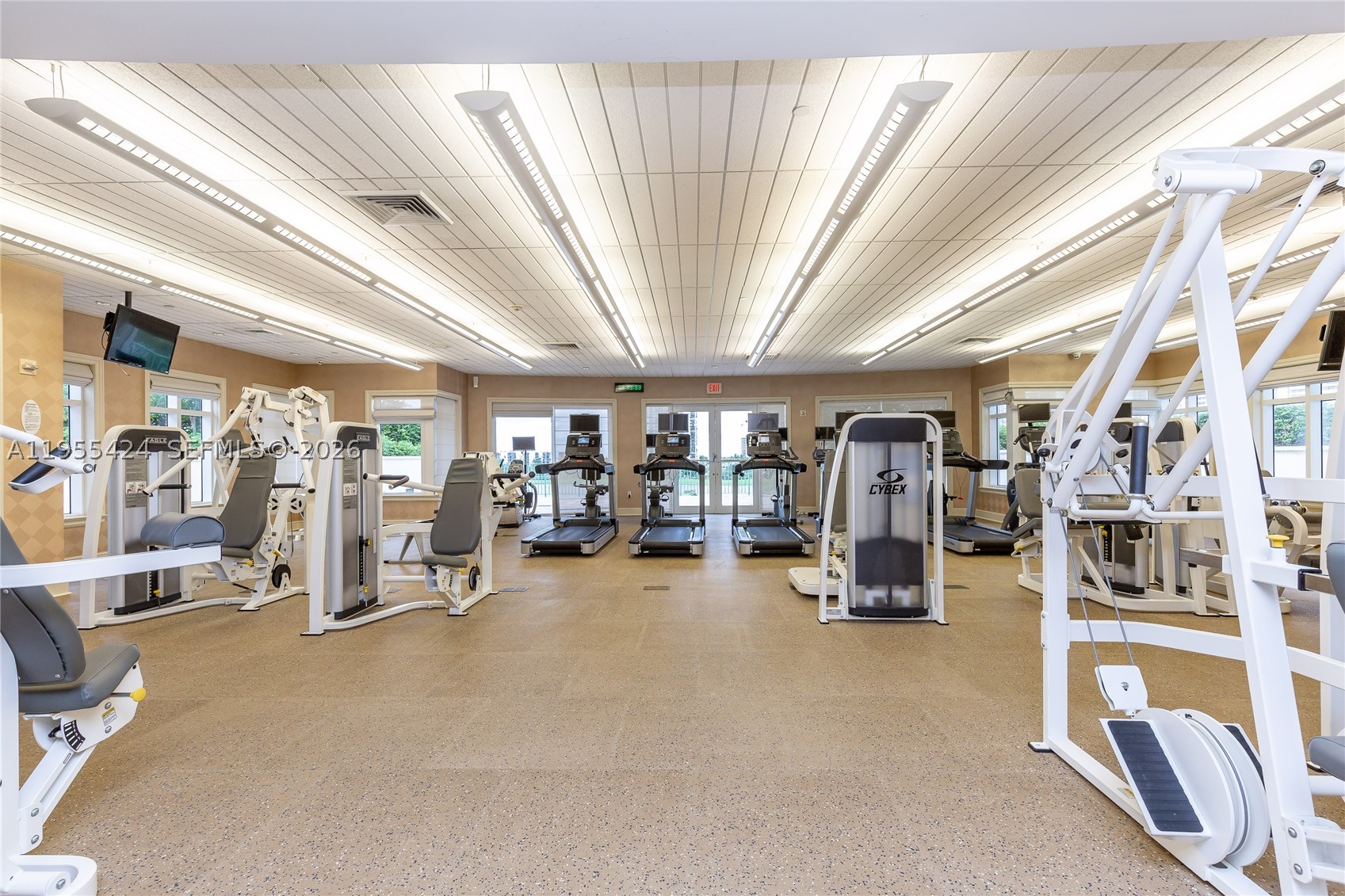 20000 E Country Club Dr #402, Aventura FL 33180