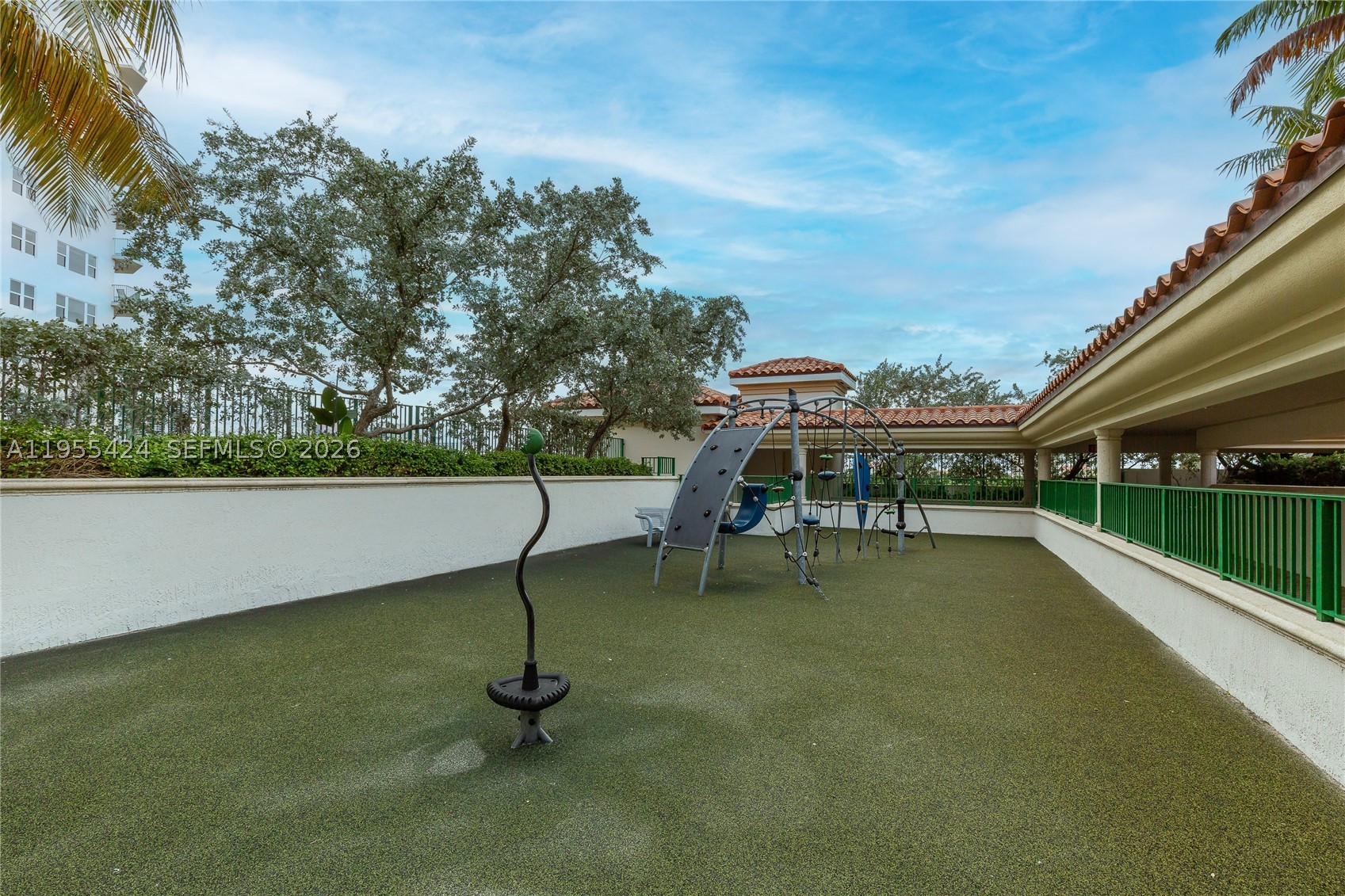20000 E Country Club Dr #402, Aventura FL 33180