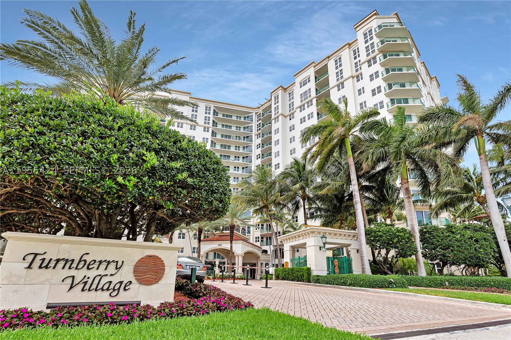 20000 E Country Club Dr #402, Aventura FL 33180