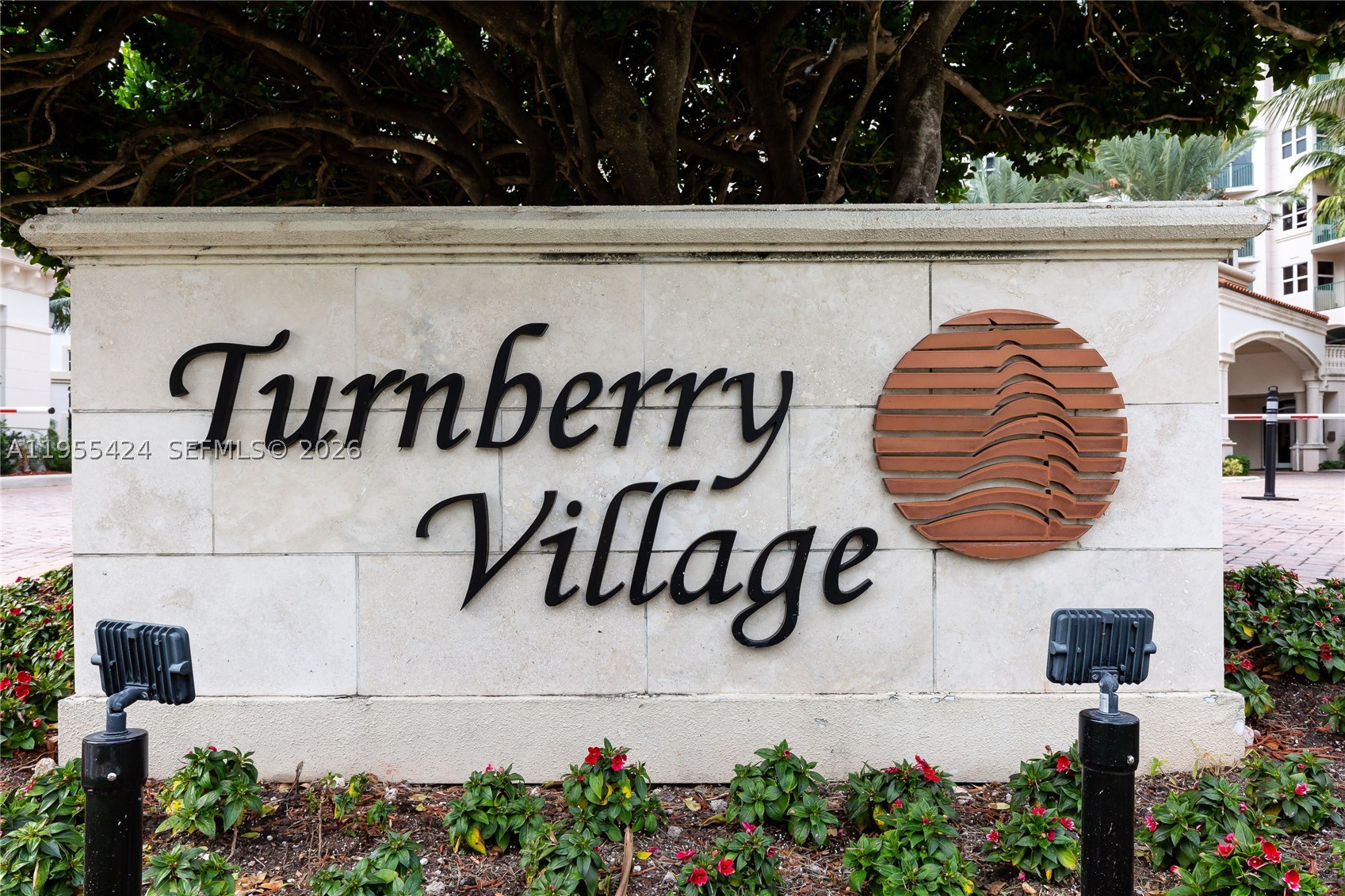 20000 E Country Club Dr #402, Aventura FL 33180