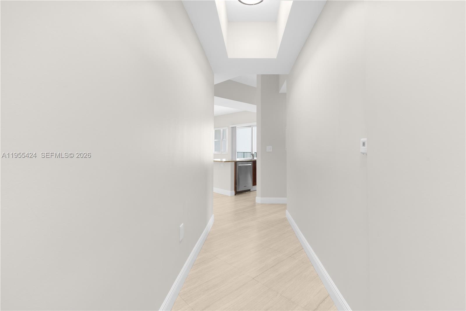 20000 E Country Club Dr #402, Aventura FL 33180