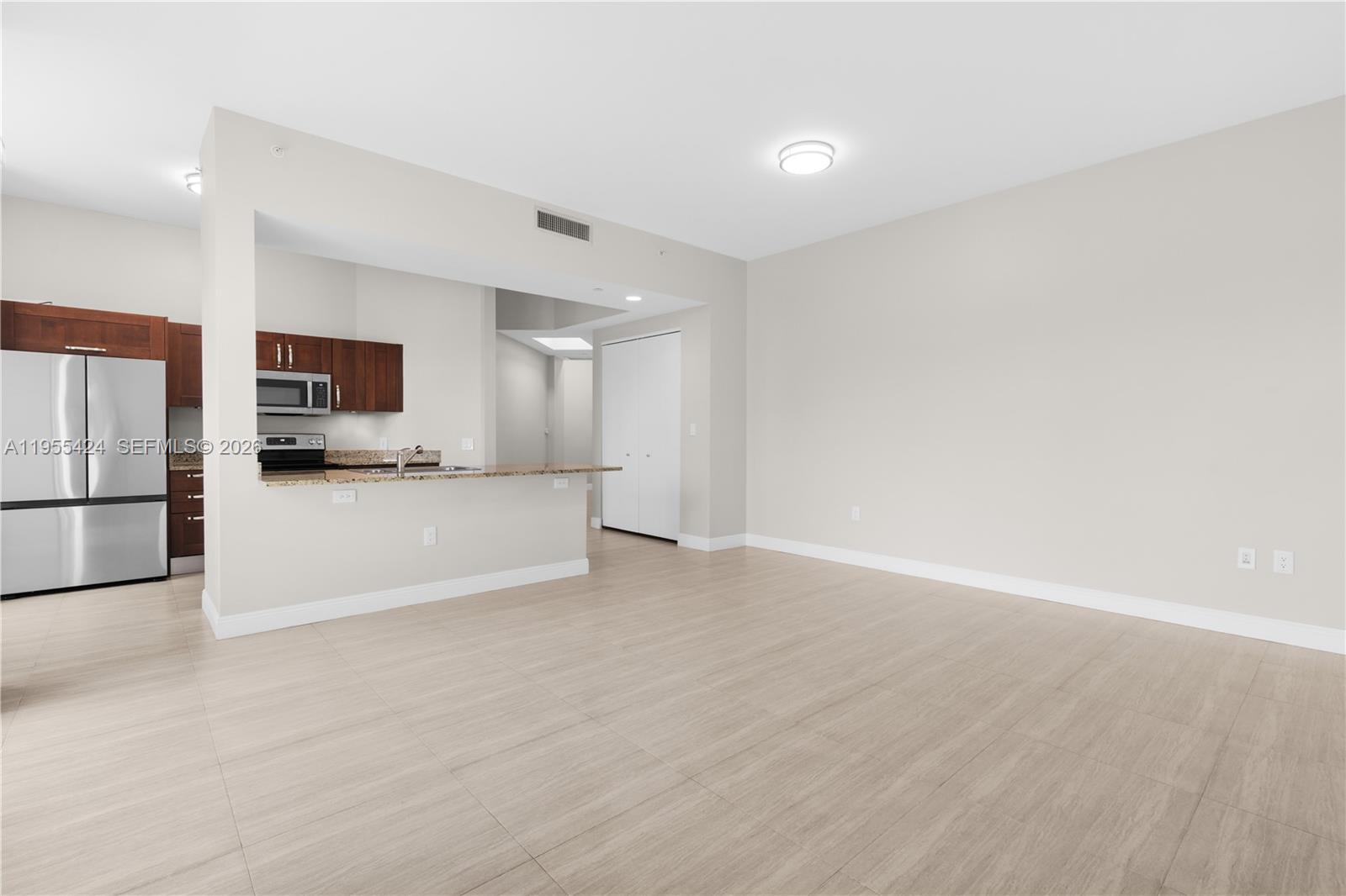20000 E Country Club Dr #402, Aventura FL 33180