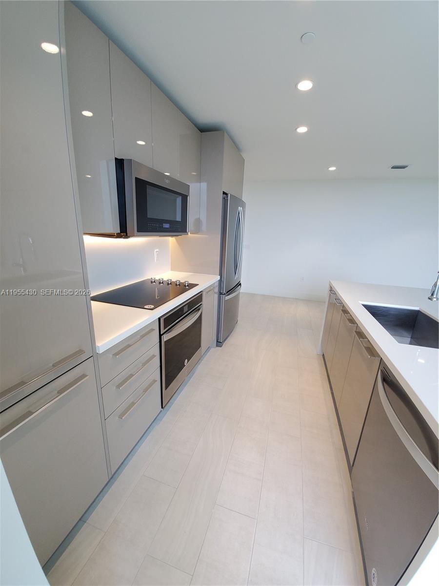 2000 Metropica Way #1401, Sunrise FL 33323