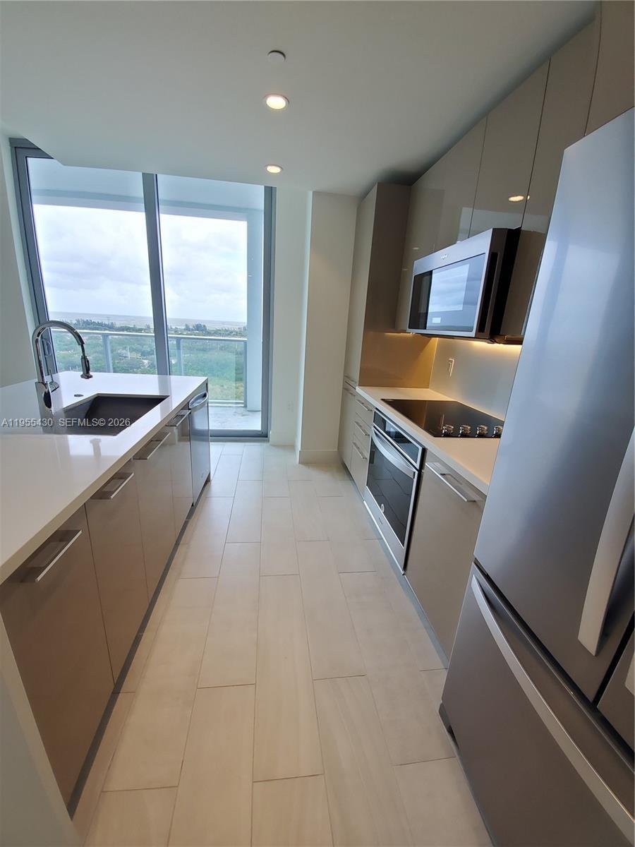 2000 Metropica Way #1401, Sunrise FL 33323